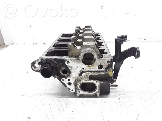 Volkswagen PASSAT B5 Engine head 038103373R