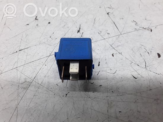 BMW 5 E60 E61 Other relay 61366915327