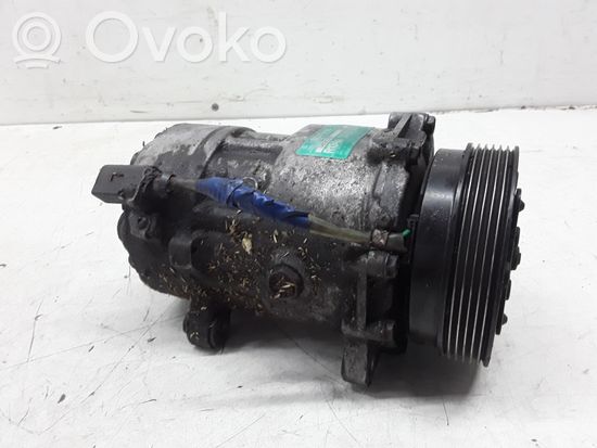Volkswagen Golf IV Air conditioning (A/C) compressor (pump) 1J0820803A