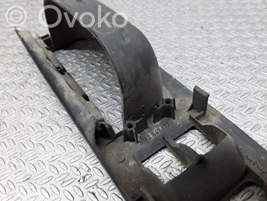Volkswagen PASSAT B5.5 Front door interior handle trim 3B2867172