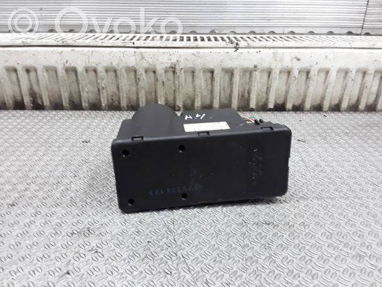 Audi A4 S4 B5 8D Central locking vacuum pump 4A0862257A
