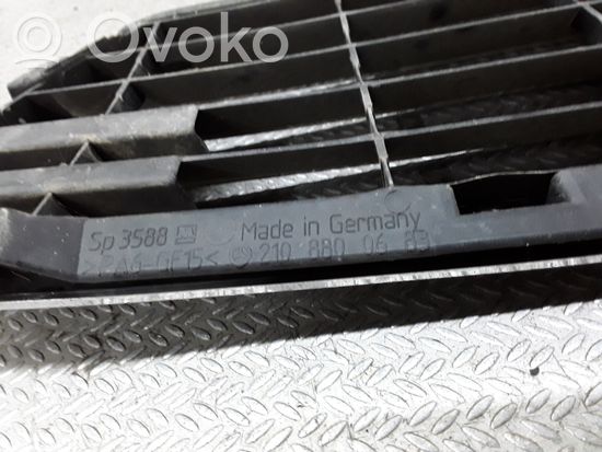 Mercedes-Benz E W210 Front bumper upper radiator grill 2108800683
