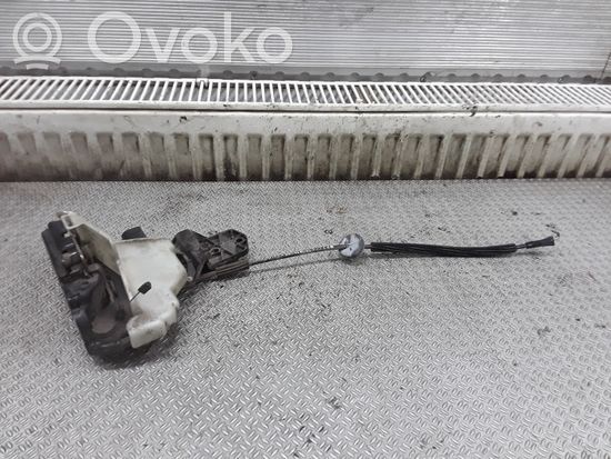 Volkswagen PASSAT B5 Rear door lock 3B0837867