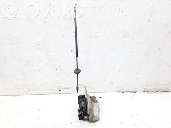 Volkswagen Golf V Rear door lock