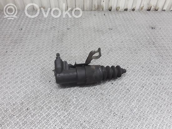 Volkswagen PASSAT B5 Clutch slave cylinder 8E0721257A