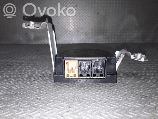 Audi A3 S3 8P Aerial antenna amplifier 8P4035225