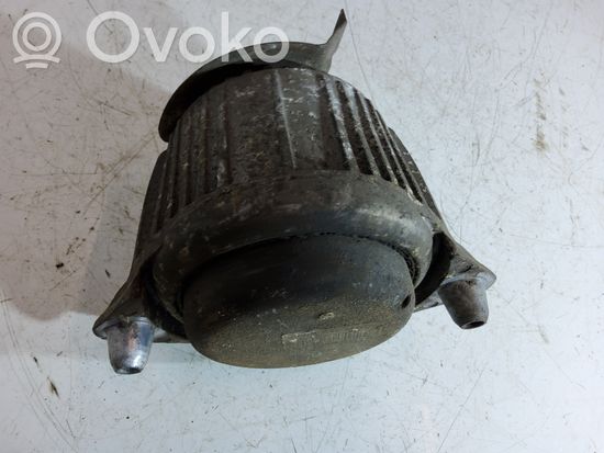 Mercedes-Benz C W204 Engine mount bracket A2042400317