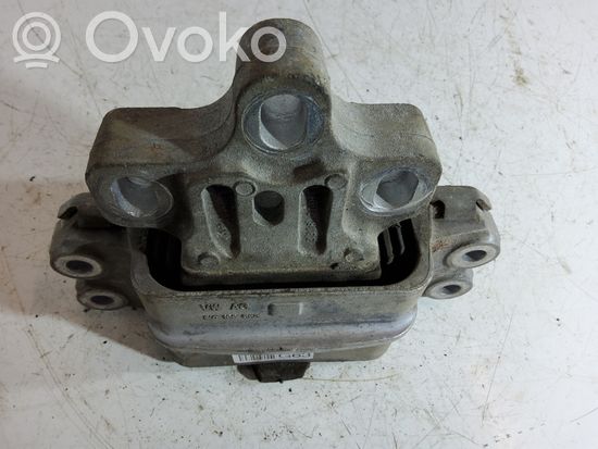 Volkswagen PASSAT B7 Engine mount bracket 1K0199555