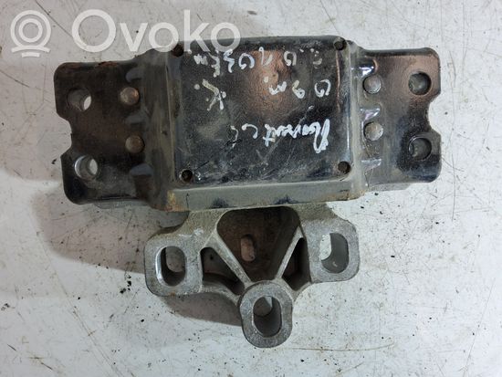 Volkswagen PASSAT CC Engine mount bracket 3C0199555