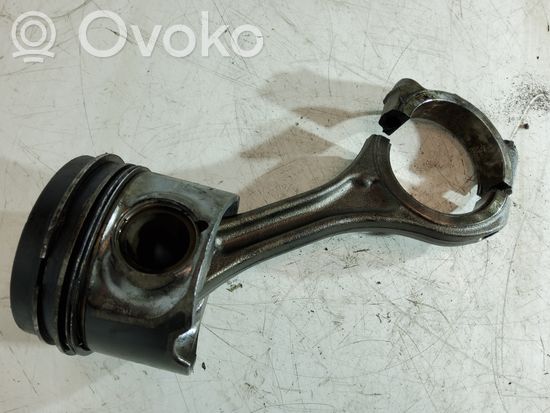 Audi Q7 4L Piston with connecting rod