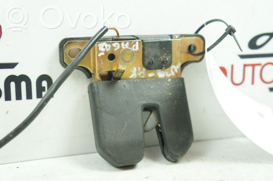 Audi A8 S8 D2 4D Tailgate/trunk/boot lock/catch/latch 5827505 5827505