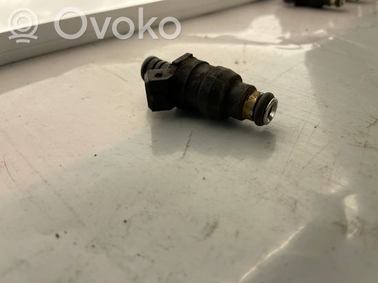 BMW 7 E38 Fuel injector 1747406 D3763FA