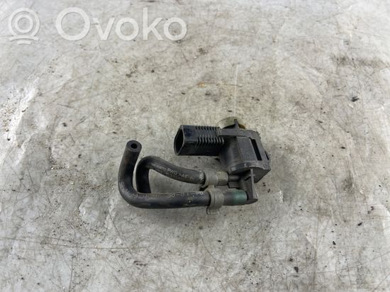 Audi A8 S8 D3 4E Vacuum valve 1J0906283C
