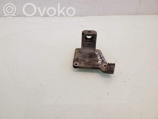 BMW 5 E39 Engine mounting bracket 6751226