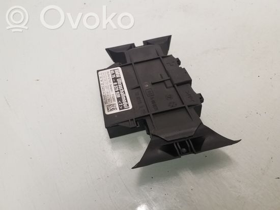 BMW 5 E39 Aerial antenna amplifier 65758379939