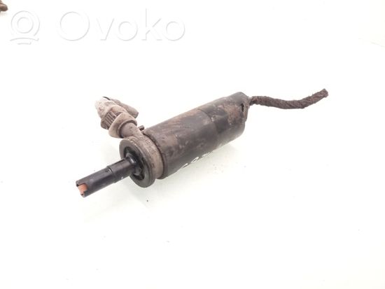 BMW 5 E39 Windscreen/windshield washer pump 67128377613