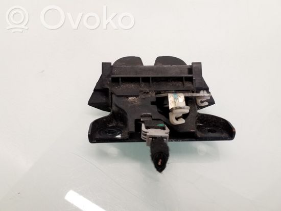 Audi A4 S4 B5 8D Tailgate/trunk/boot lock/catch/latch 040299