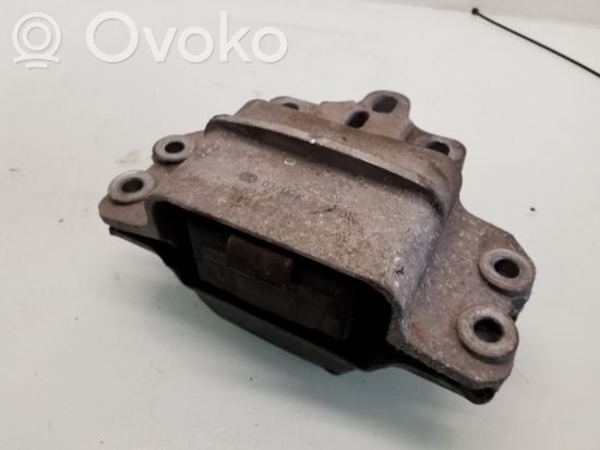 Volkswagen Touran I Engine mount bracket