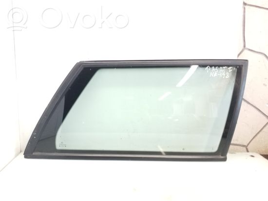 Volkswagen PASSAT B4 Rear side window/glass 43R001190