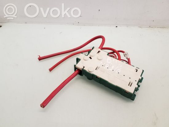 BMW 5 E39 Fuse module 8387543