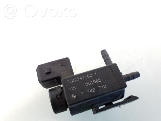 BMW 5 E39 Turbo solenoid valve 722341001