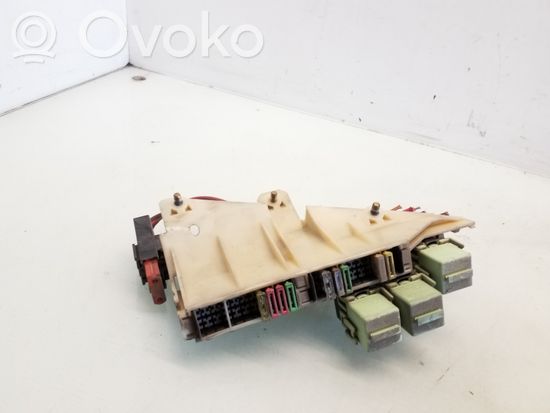 BMW 5 E39 Fuse module 8371884