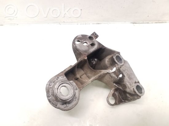 Audi A4 S4 B6 8E 8H Engine mounting bracket 8E0199352F