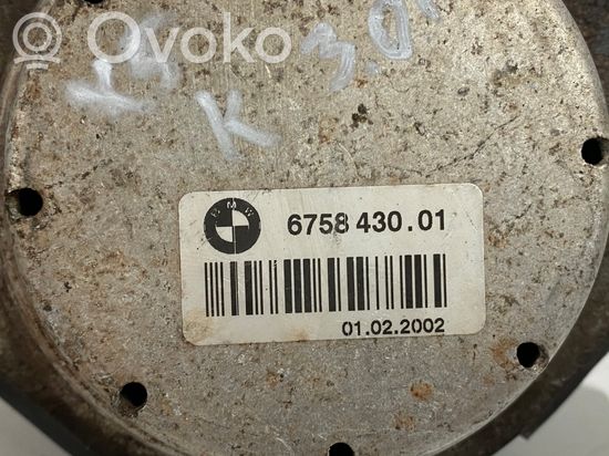 BMW X5 E53 Engine mount bracket 675843001