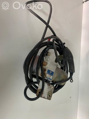 BMW 7 E38 Tailgate hydraulic pump motor 8221021 8221021