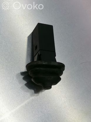 BMW 3 E46 Fuel tank opening switch