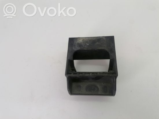 BMW 5 E60 E61 Radiator mount bracket 7519271 17117519271