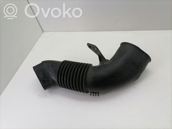 BMW 5 E60 E61 Air intake duct part 7790056