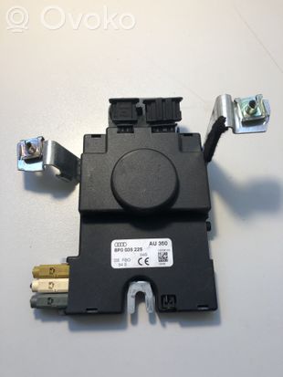 Audi A3 S3 8P Aerial antenna amplifier 8P0035225 8P0035225