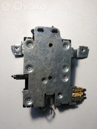 Audi A3 S3 8P Aerial antenna amplifier 8P0035225 8P0035225