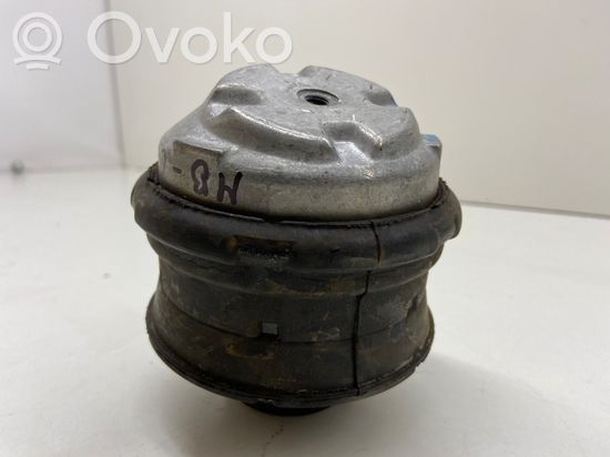 Mercedes-Benz E W210 Engine mount bracket 2102402817