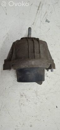 BMW 3 E92 E93 Engine mount bracket 13981112