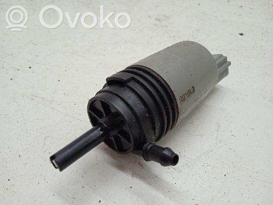BMW 3 E92 E93 Windscreen/windshield washer pump 23557610