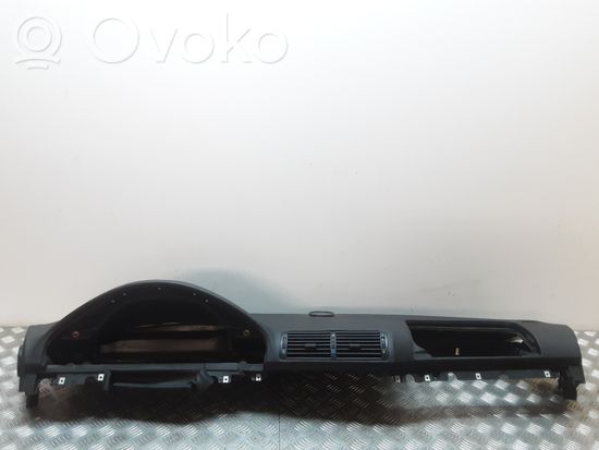 BMW 5 E39 Dashboard 8159750