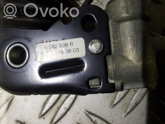 BMW 3 E46 Front seatbelt buckle 6982526 07034F