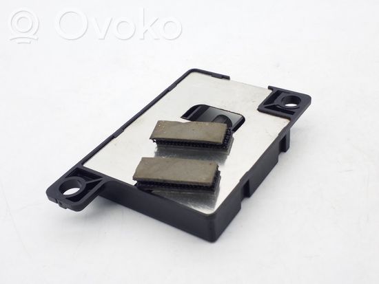 BMW 5 E60 E61 Aerial antenna amplifier 6928461 84506928461