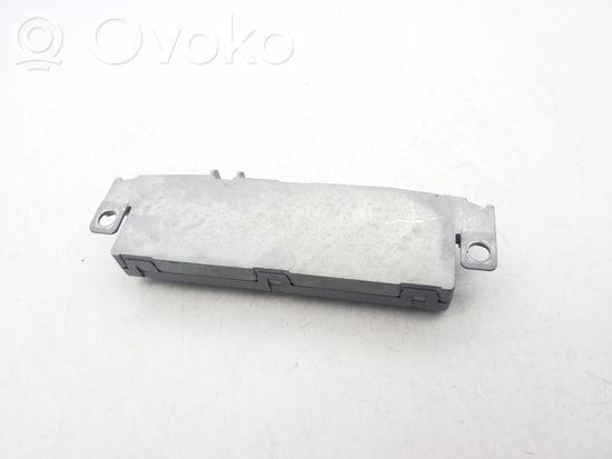 Audi A4 S4 B8 8K Aerial antenna amplifier 8K5035225J