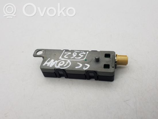 Volkswagen PASSAT CC Aerial antenna amplifier 3C8035552A
