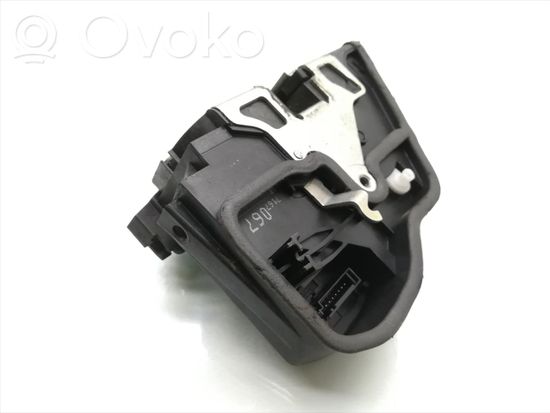 BMW X3 E83 Front door lock 7167067