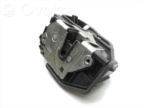 BMW X3 E83 Front door lock 7154620
