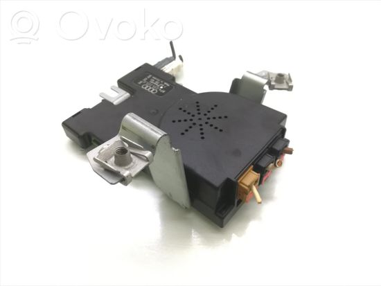 Audi A3 S3 8P Aerial antenna amplifier 8P4035225D 7617310103,