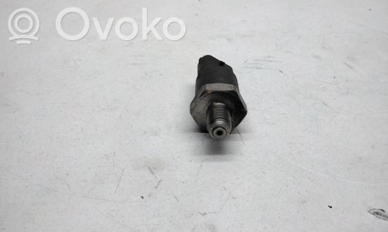 BMW 3 E46 Fuel pressure sensor 0281002405