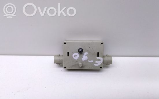 BMW 3 E90 E91 Aerial antenna amplifier 699009003
