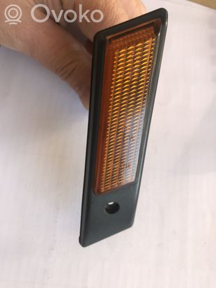 BMW 3 E36 Front fender indicator light 8357049