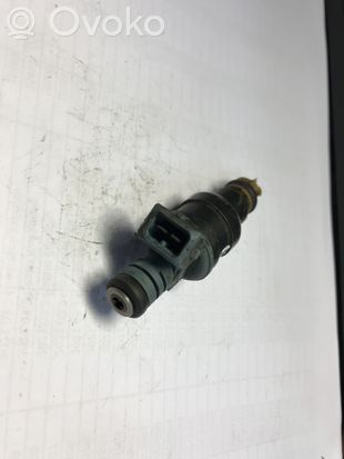 BMW 3 E30 Fuel injector 0280150715