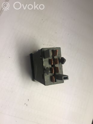 Volkswagen PASSAT B5 Hazard light switch 51834533